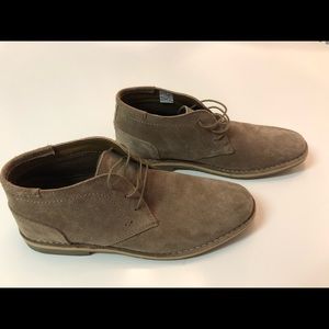Steve Madden Taupe Suede Chukka Boots